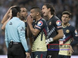 En la imagen los jugadores de las Águilas del América. EFE/Miguel Sierra/Archivo