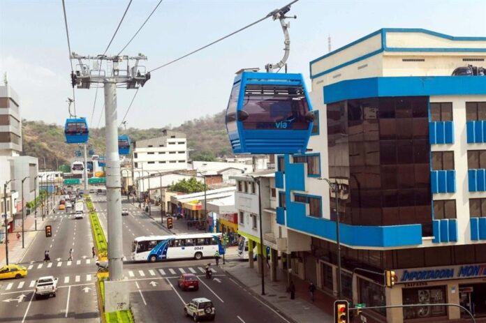 Fotografía cedida por el Municipio de Guayaquil de la Aerovía, un nuevo sistema de transporte de masas en la metrópolis costera, que servirá a 3 millones de personas, hoy en Quito (Ecuador). EFE/ Municipio Guayaquil