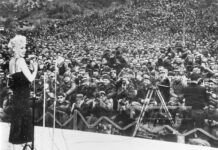 Una disculpa de Marilyn Monroe a Joe DiMaggio se vende por 425.000 dólares La actriz Marilyn Monroe durante un alto en un viaje a Japón acompañando a su marido, el deportista Joe Dimagio, para animar a los soldados estadounidenses que se encuentran destinados en una Base Militar de Corea. EFE/yv/Archivo