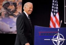 La OTAN recibe con los brazos abiertos a un Biden con la chistera vacía El, entonces, vicepresidente estadounidense, Joe Biden, en la sede de la OTAN en Bruselas (Bélgica), en 2009. EFE/Dirk Waem/Archivo