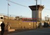 Vista de la entrada al campamento VI de la Base Naval de Guantánamo. EFE/Jairo A. Mejía/Archivo