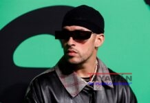 El “Conejo Malo” y Rosalía cantaron en Español en SNL.