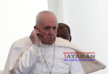 Francisco celebra en Irak la primera misa de un papa con el rito caldeo