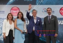 Ecuador enciende la conexión a un cable submarino que conecta Chile con Guatemala