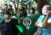 Feministas piden sanciones por suspensión de aborto