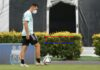 Argentina se entrena con dos bajas y a la espera de Messi, Paredes y Di María