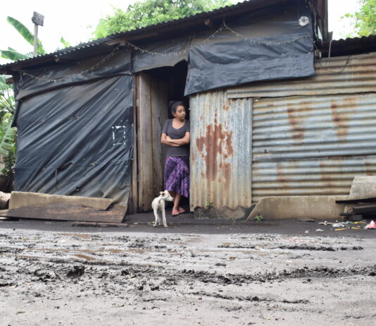 Xóchilt, la joven que elabora y vende “chilaquiles” para costear sus estudios en UNAN-León