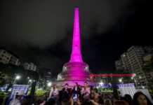 Venezolanas se manifiestan de rosa por lucha contra el cáncer de mama