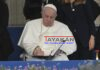 El papa pide a las religiones trabajar por el diálogo e invoca “el derecho a la paz”