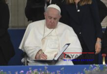 El papa pide a las religiones trabajar por el diálogo e invoca “el derecho a la paz”