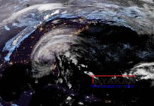 Nicole disminuye la fuerza de sus vientos en el noroeste de Florida