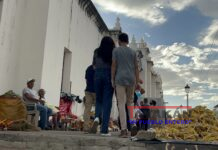 Aguinaldos y remesas favorecen ventas de artículos alusivos a la purísima