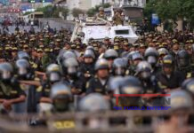 Miles de peruanos vuelven a marchar en Lima