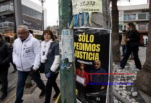 Una marcha recuerda a estudiantes mexicanos asesinados por soldados