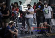 Desempleo sube en Argentina, con economía estancada y salarios socavados