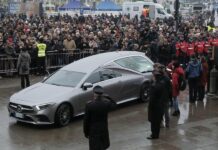 Miles despiden a última víctima de feminicidio en Italia