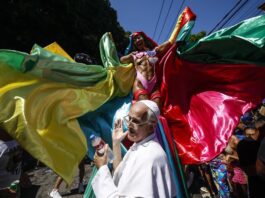 Histórico desfile de monjas inunda las calles de Río