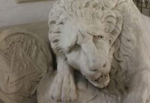Un León que ruge de dolor en catedral