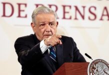 López Obrador defiende el poder del Ejército.
