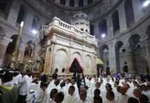 La Semana Santa llega a una Jerusalén vacía.