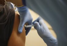 Estudio destaca la conveniencia de vacunar contra el Covid-19 y la gripe.