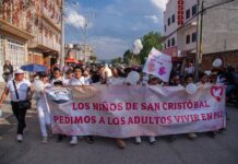 ONG y padres de familia marchan contra desapariciones de menores en sureste de México