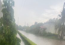 Calles de lotificadoras en León quedan bajo el agua tras lluvias