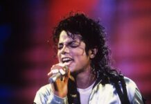 Subastan una colección inédita de obras supuestamente creadas por Michael Jackson.