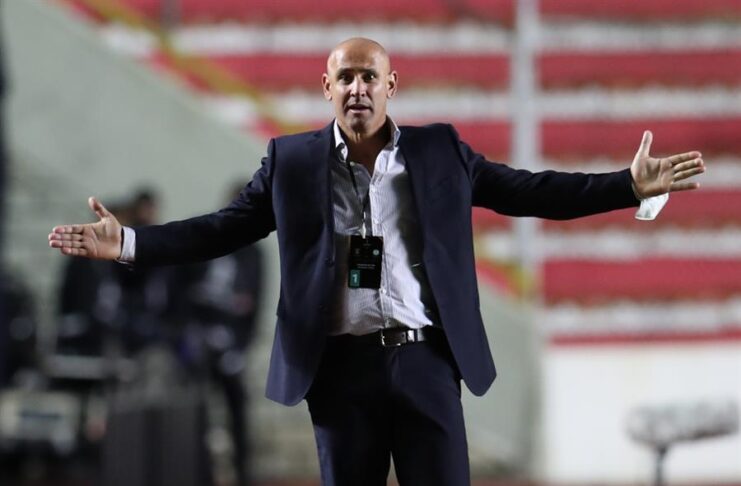 Imagen de archivo del entrenador uruguayo Eduardo Espinel. EFE/Martín Alipaz