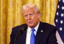 Trump modifica su denuncia contra el canal CBS y le reclama 20.000 millones de dólares.