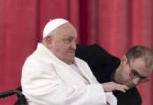 El Papa pide rechazar discriminación migrante