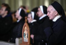 El papa descansó bien toda la noche mientras sigue estable tras el episodio de broncoespasmo