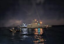 Pescador peruano sobrevive tras 95 días a la deriva El náufrago perdió todo contacto con el mundo el 21 de diciembre y fue rescatado con vida por un gran barco pesquero en mar ecuatoriano el 11 de marzo, a 558 millas náuticas (unos 1.000 kilómetros) de las costas de las que había zarpado.