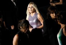 Donatella Versace deja la dirección creativa de la firma