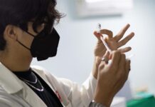 Nicaragua entrega a Venezuela vacunas contra la tuberculosis y la poliomielitis.