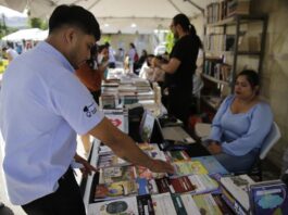 España impulsa la lectura juvenil en Feria del Libro de Honduras