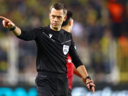 Barcelona-Inter Milán dirigido por Clement Turpin El árbitro francés Clement dirigirá el Barcelona-Inter, ida de las semifinal de la Liga de Campeones. EFE/EPA/TOLGA BOZOGLU