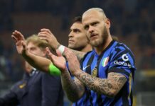 Barcelona cae ante Inter Milan El defensa del FC Inter de Milán, Federico Dimarco (d), y el delantero del FC Inter de Milán, Lautaro Martínez (c), saludan a sus aficionados tras el partido de vuelta de las semifinales de la UEFA Champions League entre el Inter de Milán y el FC Barcelona, ??en Milán. EFE/EPA/Roberto Bregani