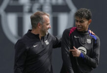 Flick: “Lamine Yamal es un genio, pero debemos ayudarle porque es joven”.