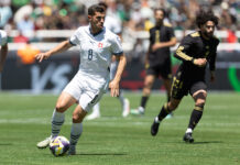 Suiza chamaquea a México con 4-2 emo Freuler (i) de Suiza controla el balón este sábado, durante un partido amistoso entre México y Suiza en el estadio Rice- Eccles de Salt Lake City (Estados Unidos). EFE/ Carlos Ramírez