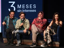El humorista mexicano Coco Celis (ci) y la colombiana Silvia de Frente (d), participantes en el festival de comedia Que chiste!, participan durante una rueda de prensa este lunes, en Ciudad de México (México). EFE/ Mario Guzmán