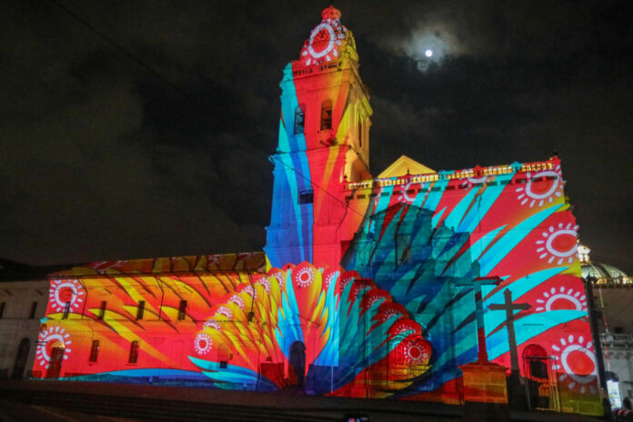 Leyendas, historia y cultura: Quito se ilumina con su festival de 'mapping' Luz de América