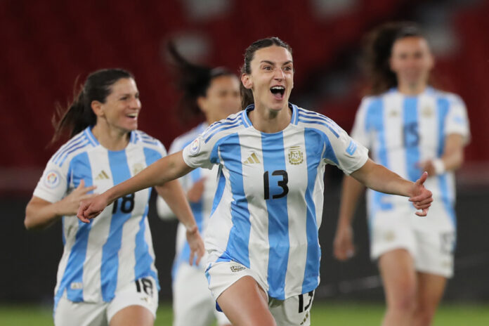 2-2 (5-4). Argentina se queda con el tercer puesto al superar en los penaltis a Uruguay