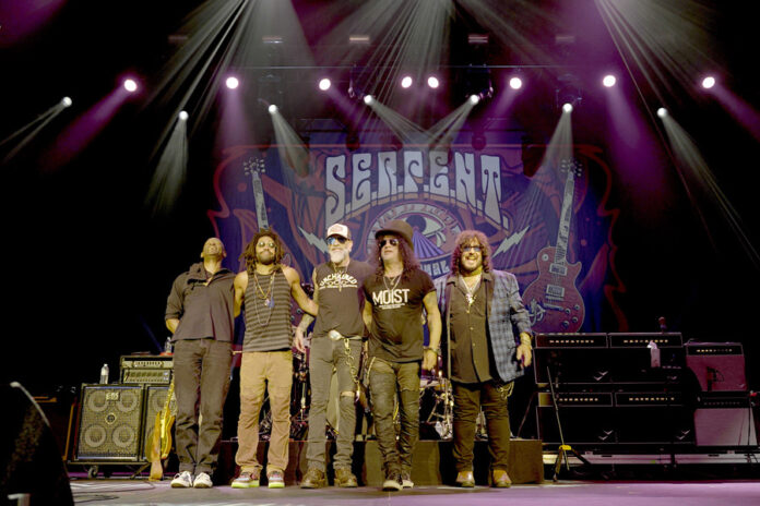 Slash lanzará su álbum 'Live at the SERPENT Festival' el próximo 7 de noviembre