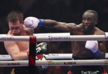 Crawford derrota al ‘Canelo’ Álvarez por voto unánime y le arrebata sus títulos mundiales