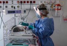 El riesgo de padecer covid persistente en niños se duplica tras una segunda infección