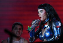 Una Katy Perry cíborg pone el broche de oro al festival The Town 2025