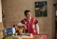 Maestro indígena mexicano enseña la lengua tzotzil a la inteligencia artificial ChatGPT