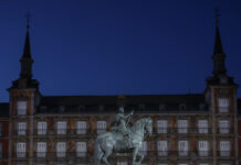 De Yatra a Luis Fonsi, algunos de los invitados al desfile de Carolina Herrera en Madrid