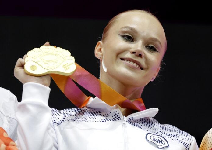 Melnikova recupera la corona mundial en su retorno a la gran competición